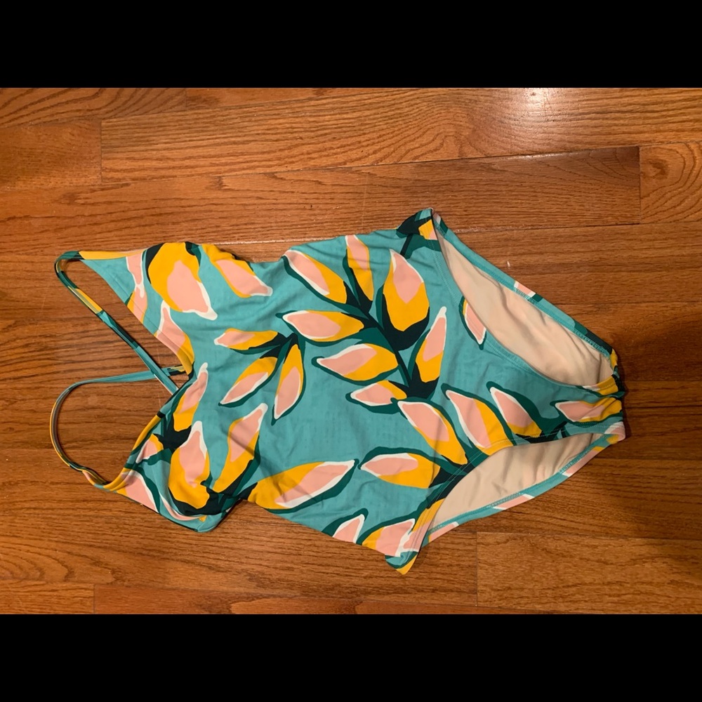 Kona Sol Bathing Suit M